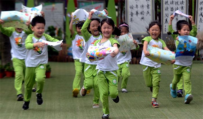 Xi Encourages Children to Be Us